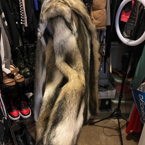 FAUX FUR COAT-Country Pacer. Imported from France - Picture 4 of 9